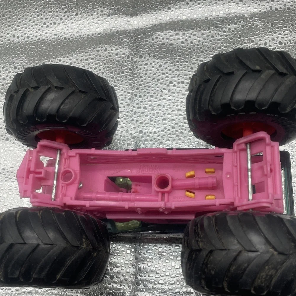 Hot Wheels truck rolls